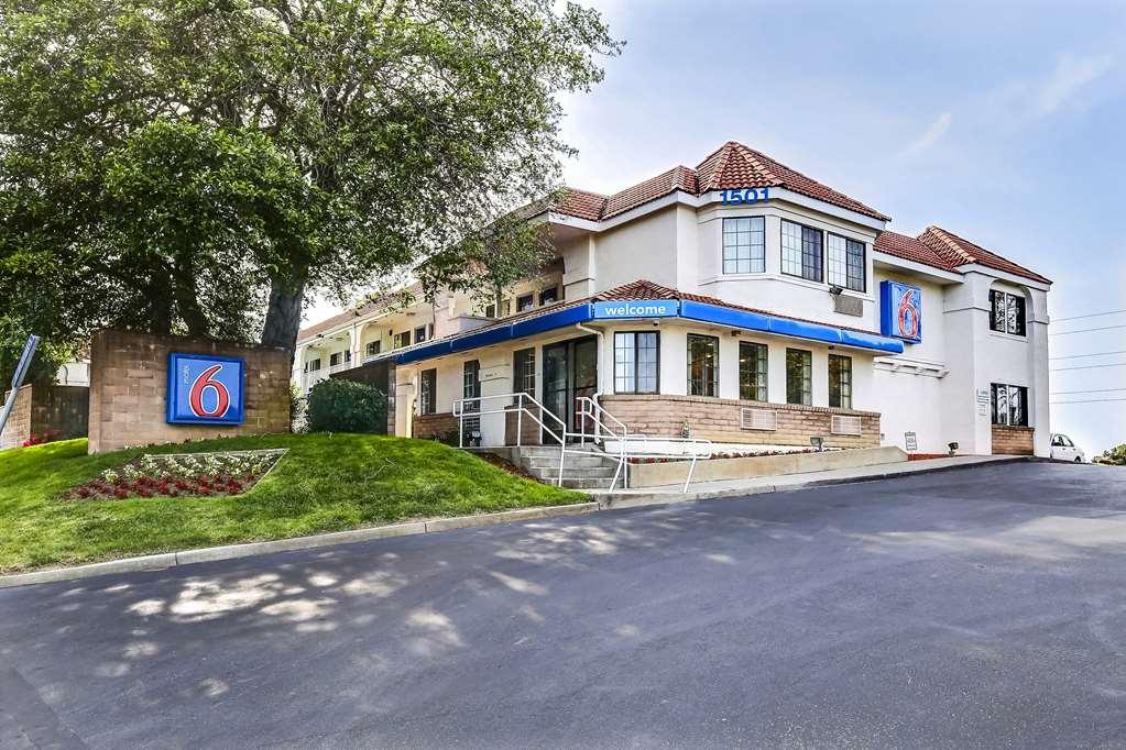 Motel 6-Pinole, Ca Bagian luar foto