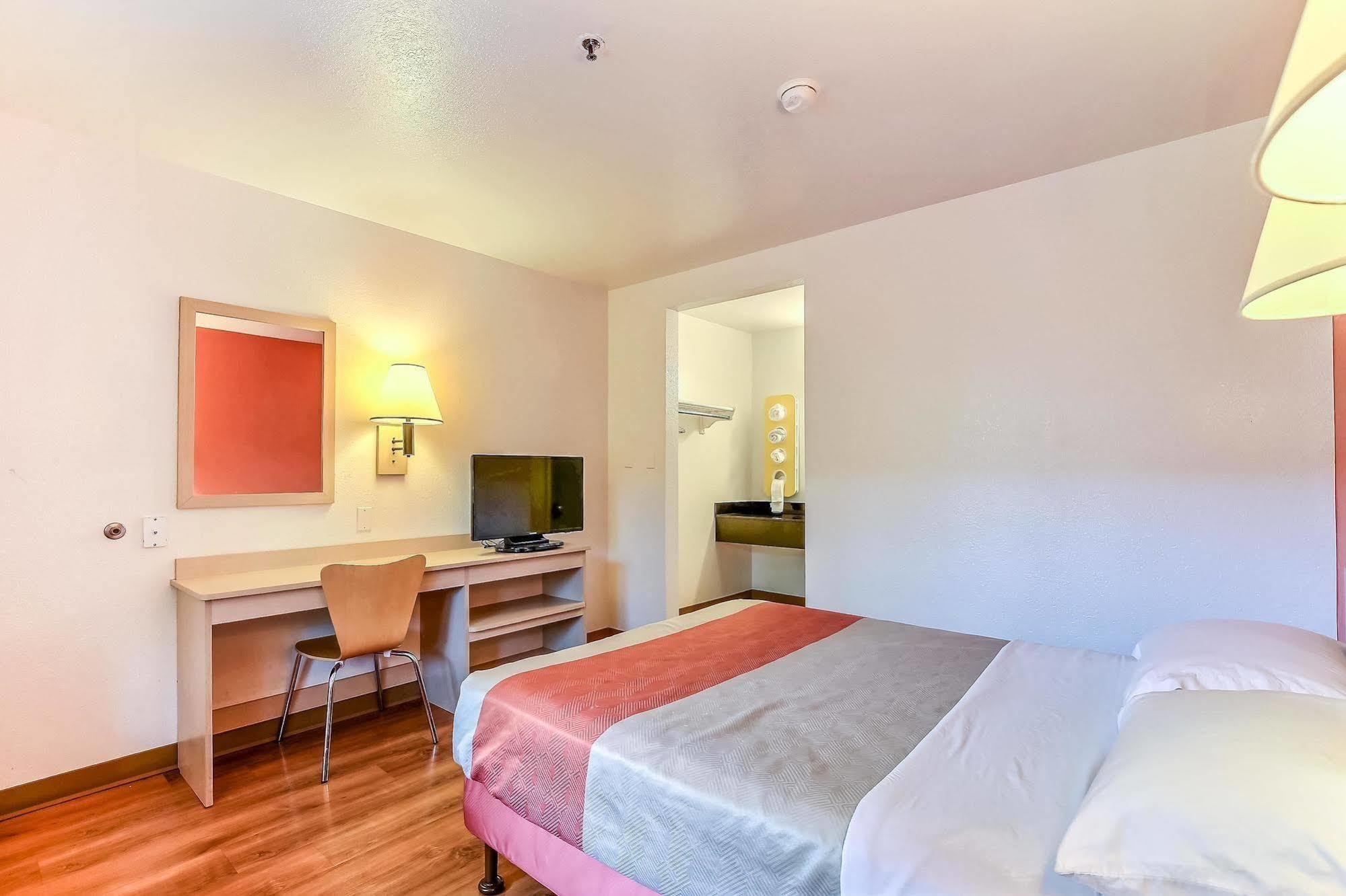 Motel 6-Pinole, Ca Bagian luar foto